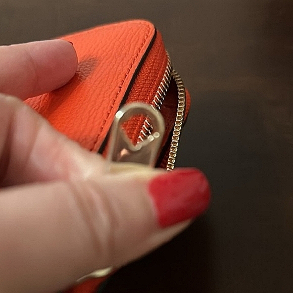 🤎 Henri Bendel ®️ Orange Leather Continental Zipper Wallet Preowned - Picture 5 of 12